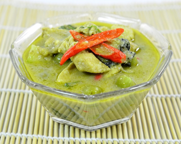 Carne de porco verde Curry cozinha tailandesa