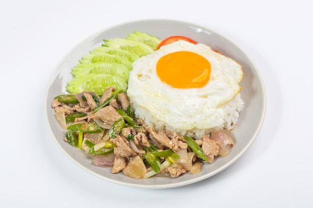 Carne frita com chili no arroz