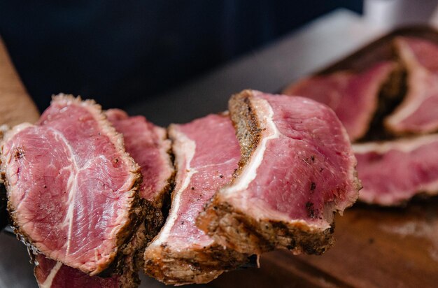 Foto carne grelhada requintada para desfrutar e comer