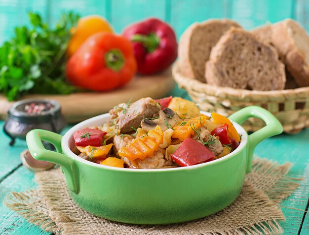 Carne guisada con verduras