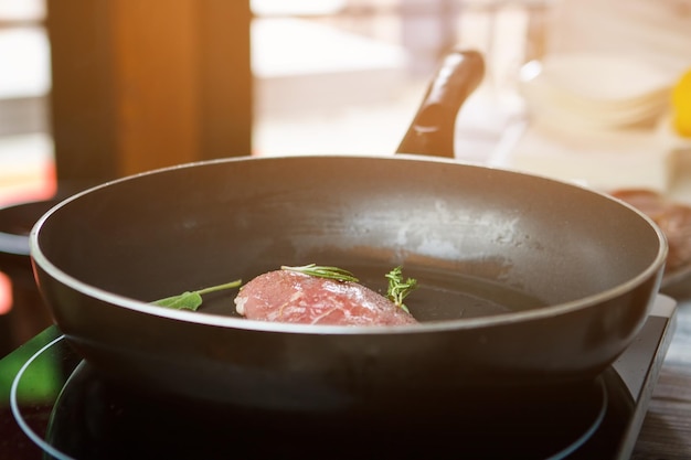 Carne y hierba verde.