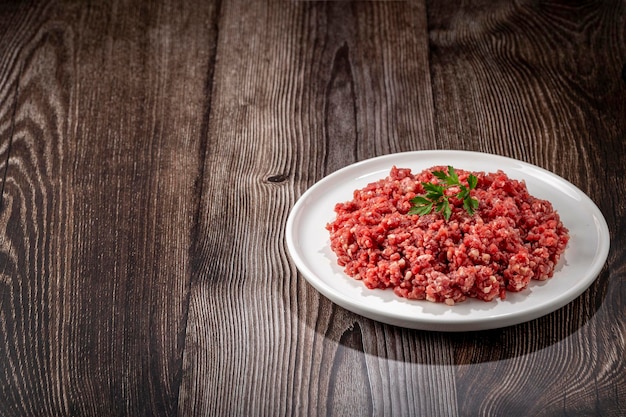 Carne moída crua pronta para preparação