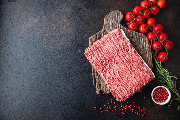 Carne picada de carne de porco crua refeição lanche na mesa cópia espaço comida