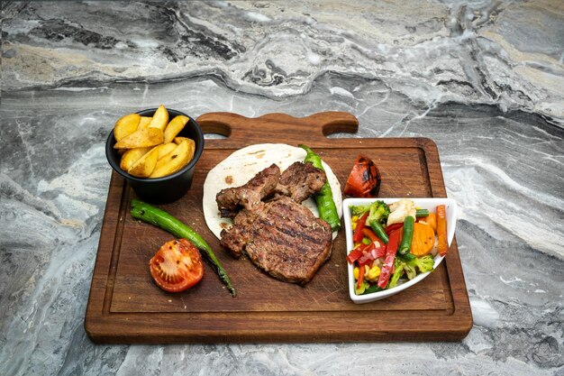 Carne roja a la parrilla