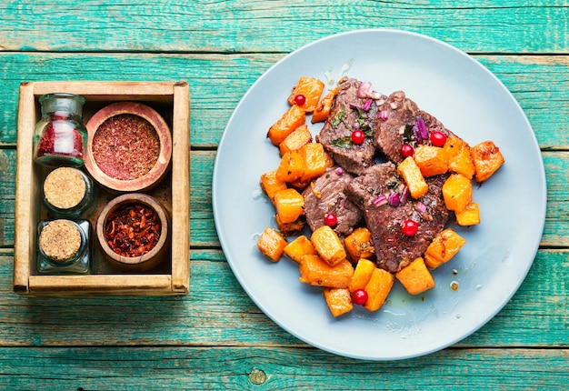 Carne de ternera con verduras