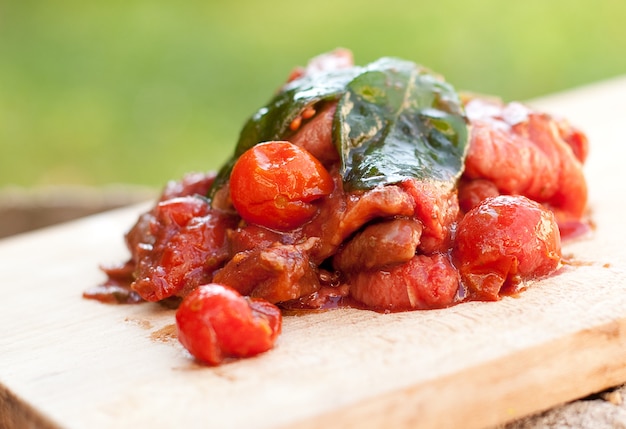 Carne de vacuno marinada en vinagre balsámico