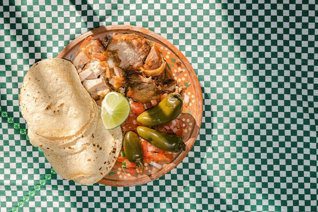 Carnitas de cerdo a la mexicana fritas en manteca