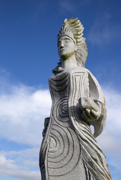 Carnoet Bretaña Francia 22 de marzo de 2017 estatua de Thumette Tunvez en Bretaña Valle de los Santos