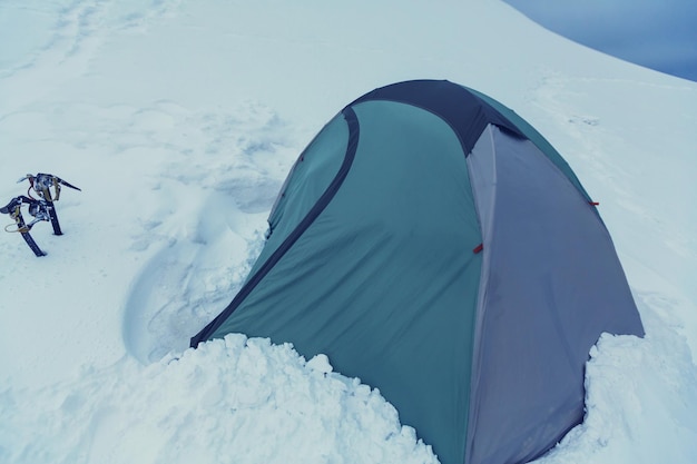 Carpa en las montañas