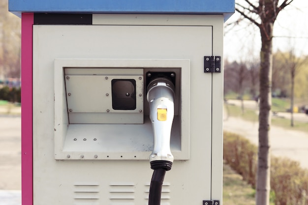 Carregador de rua para carros elétricos