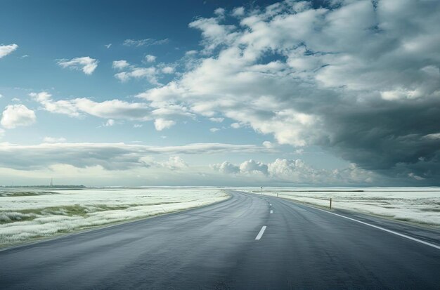 una carretera con arena blanca al estilo de verde claro y gris oscuro