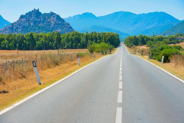 Carretera de asfalto del país en Europa