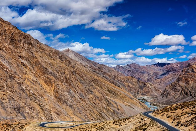 Foto carretera de la autopista transhimalayan manalileh