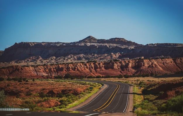 Carretera del desierto de la carretera de montaña del suroeste americano