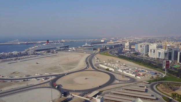 Carretera en Dubai Vista aérea de las Islas del Mundo en Dubai