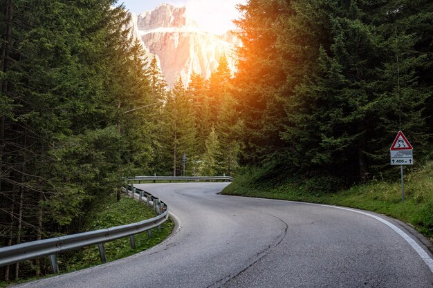 Carretera de montaña en Italia