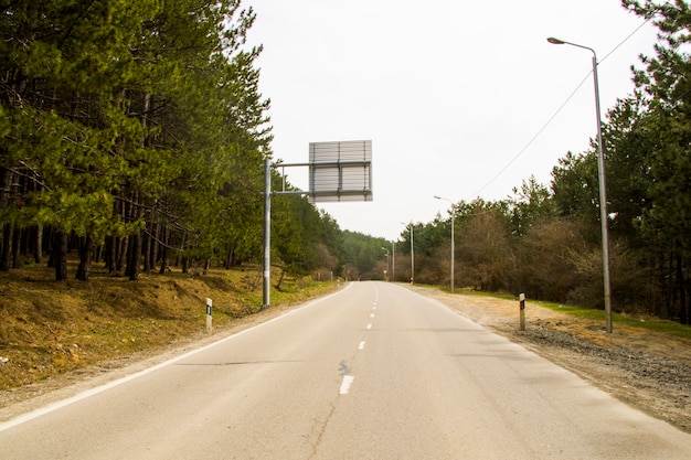 Foto carretera y paisaje y vista de carreteras en georgia