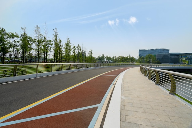 Carretera del Parque Tecnológico y Edificio de Oficinas