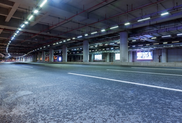 Foto carretera y túnel subterráneo en guangzhou, china