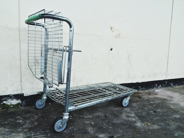 Carrito de compras fuera de la tienda