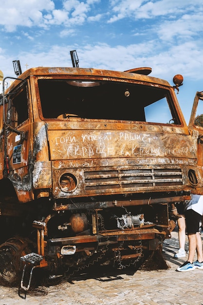 Carro blindado russo queimado guerra na ucrânia kyiv agosto 2022