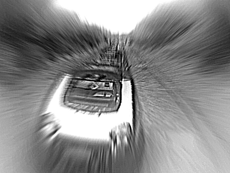 Foto carro em movimento na estrada