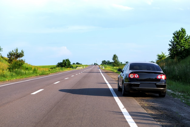 Foto carro, ligado, estrada asfalto