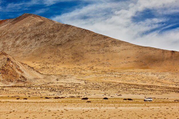 Carro no Himalaia, Ladakh