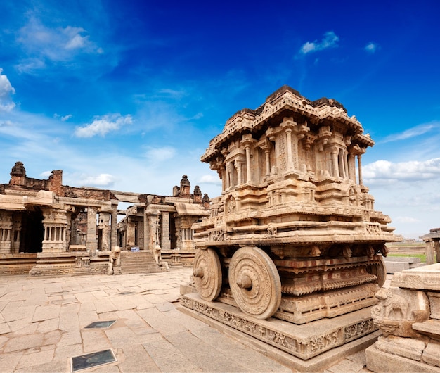 Carro de piedra en el templo Vittala Hampi Karnataka India