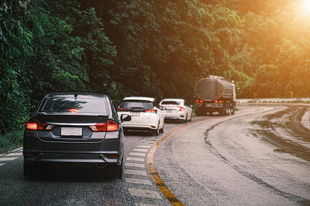 Foto carros na estrada