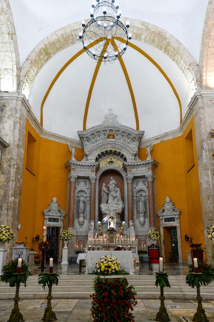 Foto cartagena, kolumbien, 17. april 2022 kirche santo domingo im historischen kolonialzentrum von cartagena, kolumbien