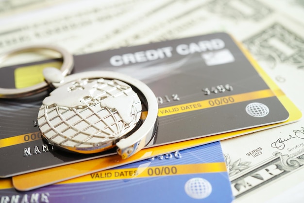 Cartão de crédito para o conceito de negócio de finanças de segurança de compras online