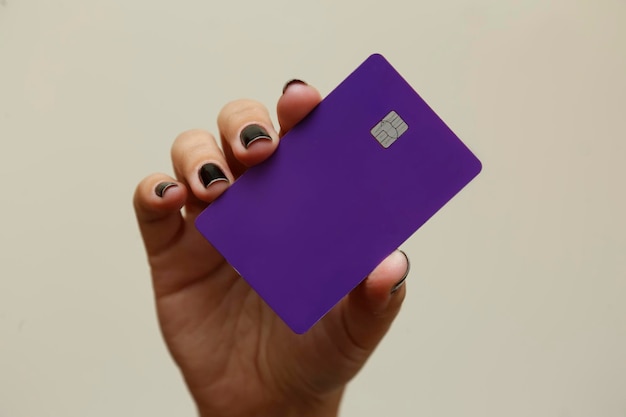 Cartão de débito de crédito roxo Sistema de pagamento digital