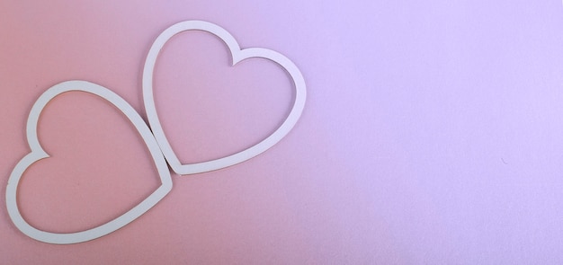 Cartão de dia dos namorados - coração no fundo rosa