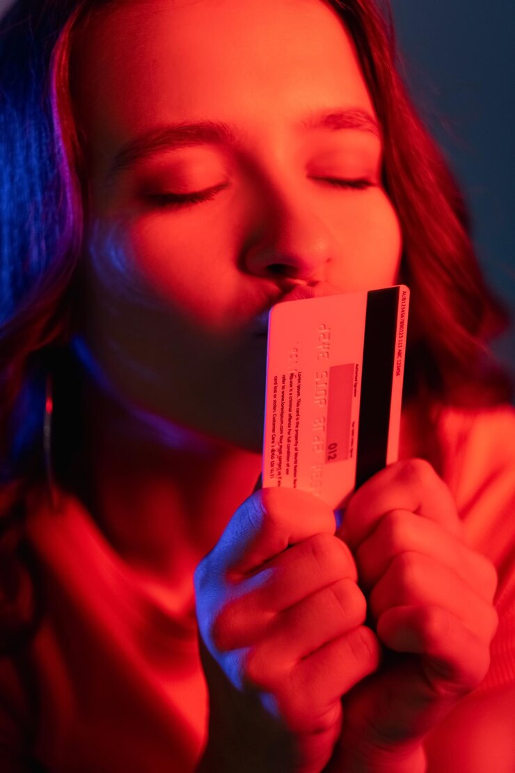 Foto cartão de luz neon de mulher de pagamento fácil de serviço de reembolso