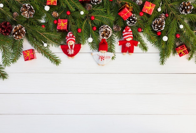 Cartão de plano de fundo de Natal para férias com os anjos. Copie o espaço