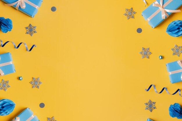 Cartão de saudação de Natal simulado em cores ucranianas azuis amarelas da moda