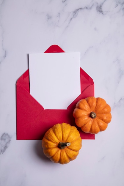 Cartão e envelope em branco de Halloween e ação de graças