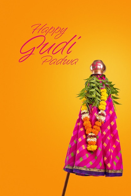 Foto cartão feliz gudhi padva. festival tradicional de ano novo para os hindus maratas.