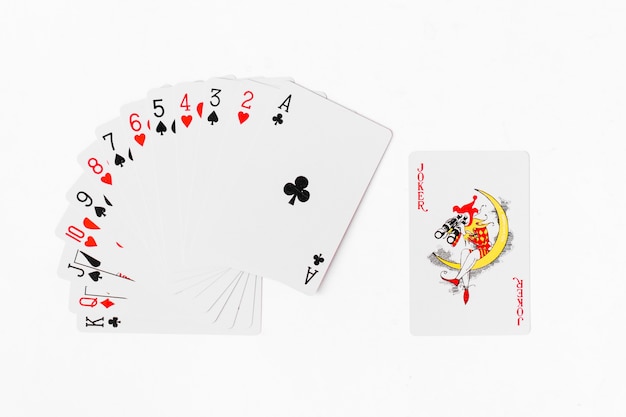 Cartas de jogar baralho completo fundo branco mockup