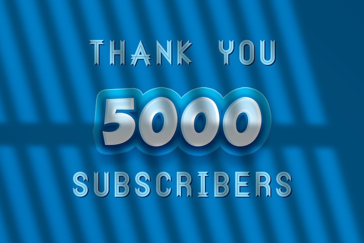 Foto un cartel azul y blanco para los 500 suscriptores.
