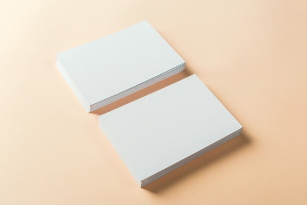 Cartões em branco de papel