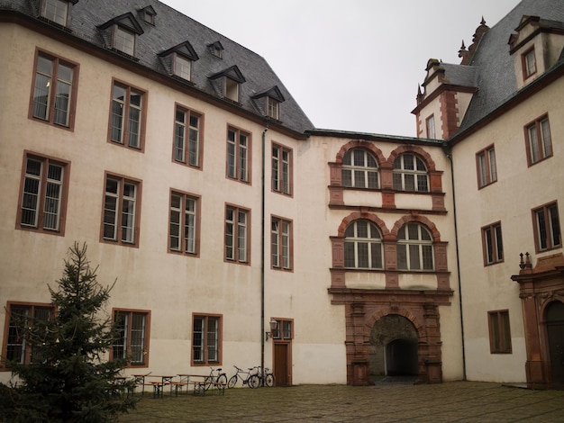 Casa en Alemania con un arco y un patio para recreación