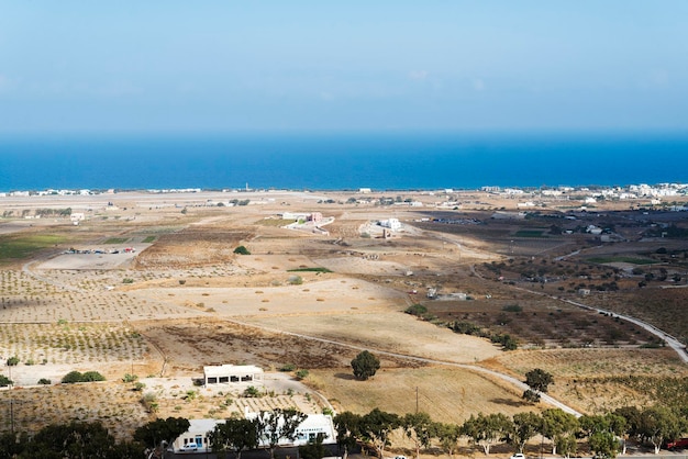 Foto casa en campo vista superior la isla de santorini