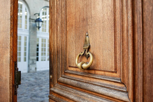 Foto casa clásica en el parís le marais