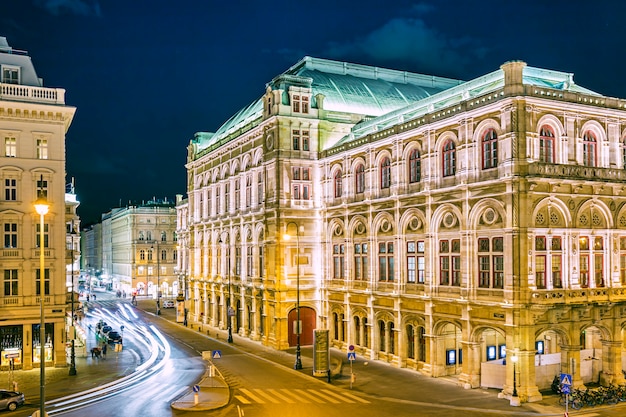 Casa de ópera em Viena à noite, Áustria