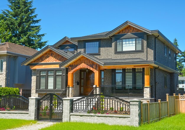 Casa familiar de lujo a estrenar en los suburbios de vancouver canadá