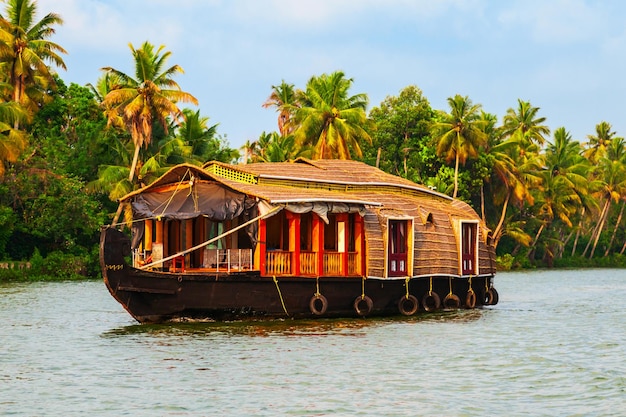 Casa flotante en remansos de Alappuzha Kerala