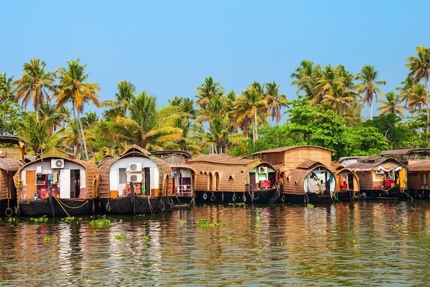 Casa flotante en remansos de Alappuzha Kerala