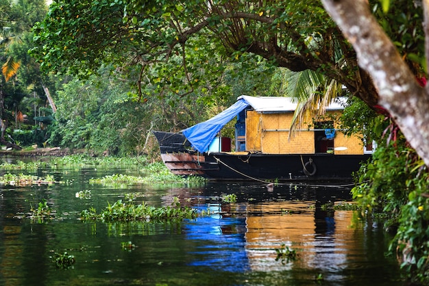 Casa flutuante em Kerala